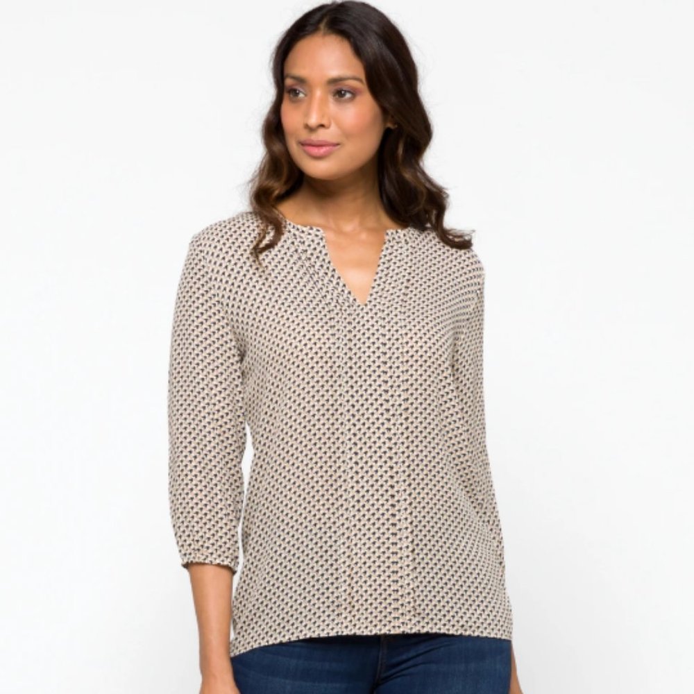 41 Hawthorn Maurry Pleat Detail Split Neck Blouse